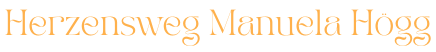 Schriftzug „Herzensweg Manuela Högg“ in oranger Farbe – Logozeile der Webseite für energetische Begleitung, Mensch-Hund-Arbeit und Herzensführung.